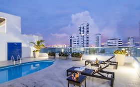 Travelers Orange Cartagena